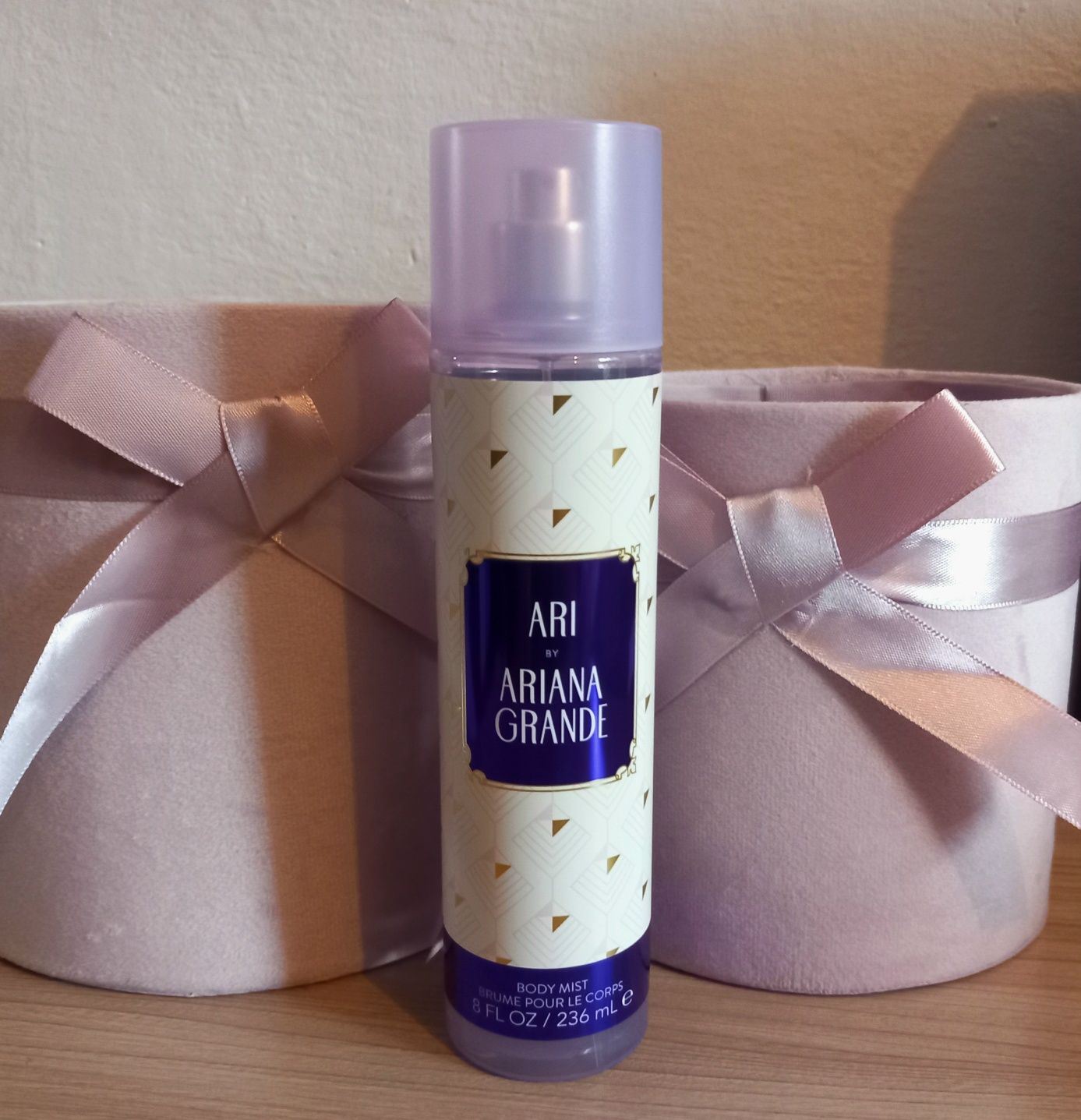 Nowa Mgiełka Ariana Grande Ari do ciała i włosów spray