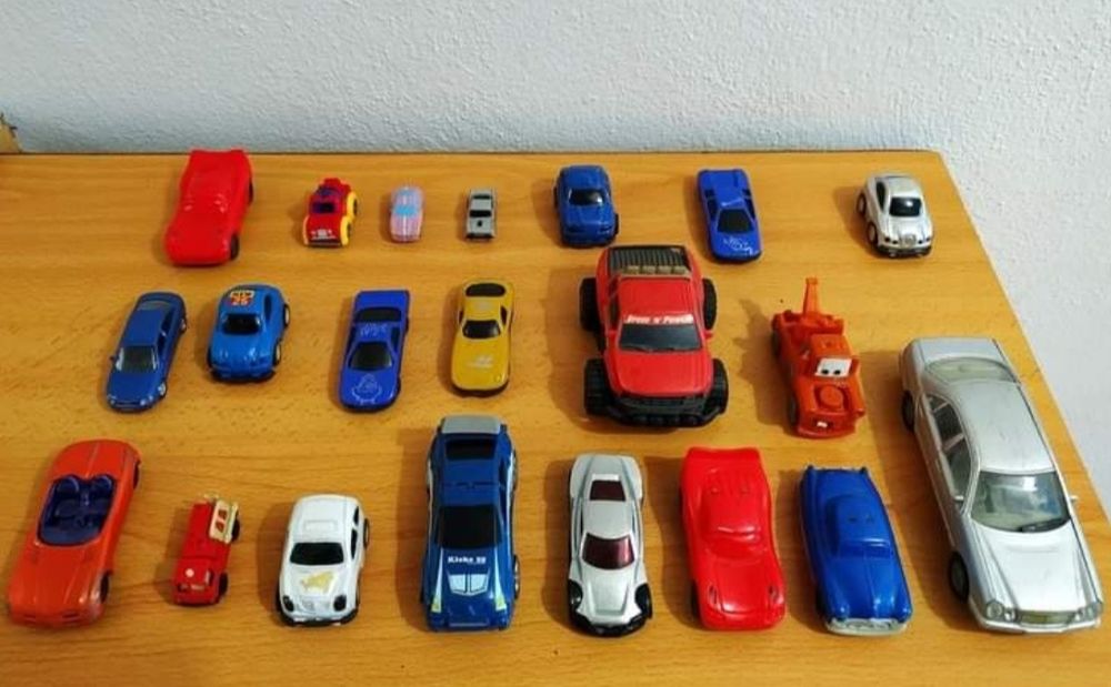 Carrinhos varias marcas - Hot Wheels