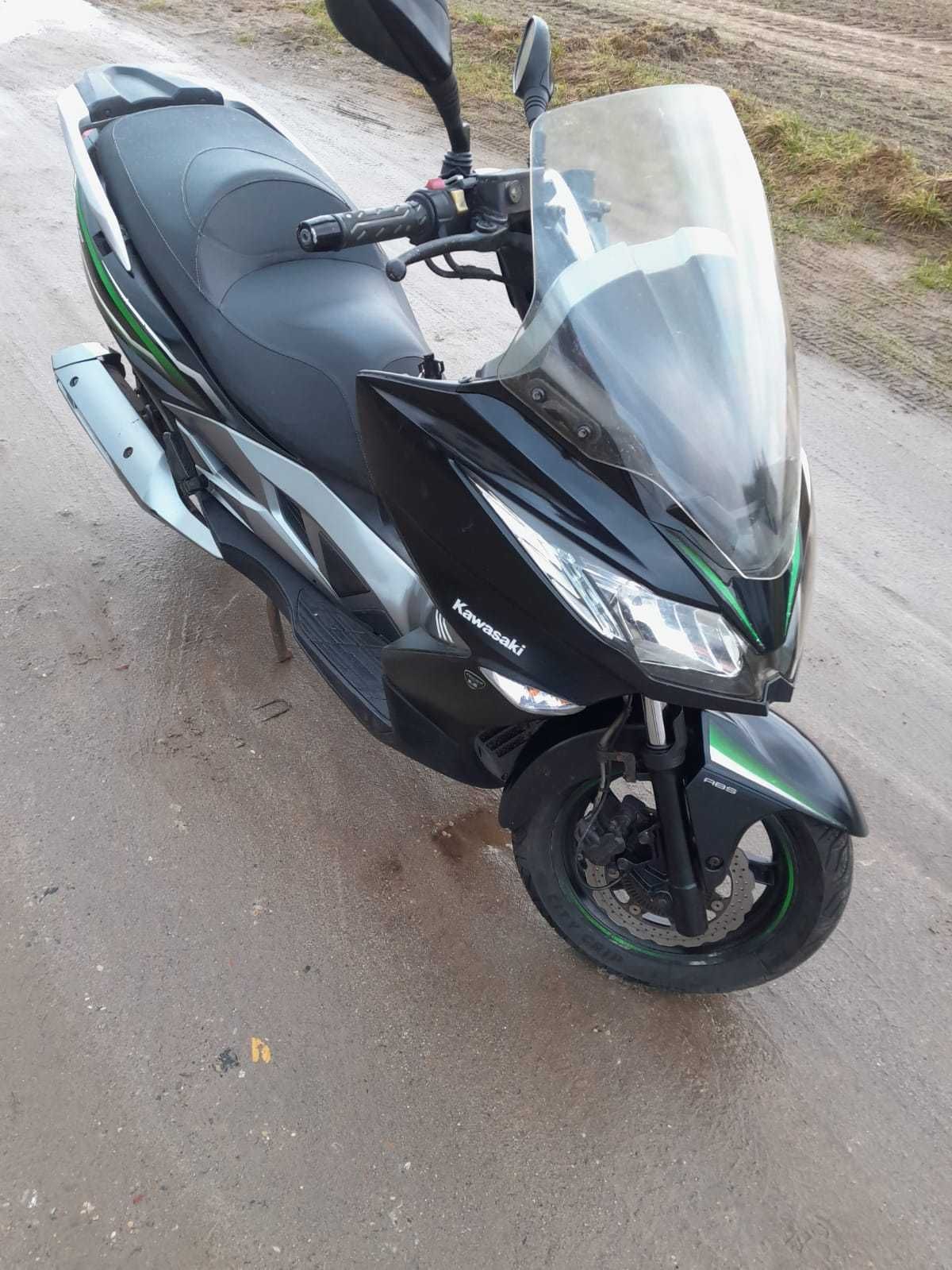 Promocja Kawasaki J125 ABS mały Przebieg Forza Downtown Skuter Niemcy