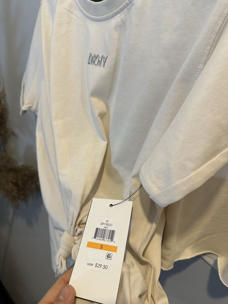 Спорт костюм,молочний, ,женский,комплект - шорти / футболка DKNY