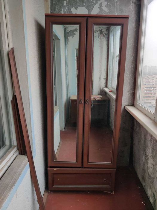 Дерев'яна шафа б/у