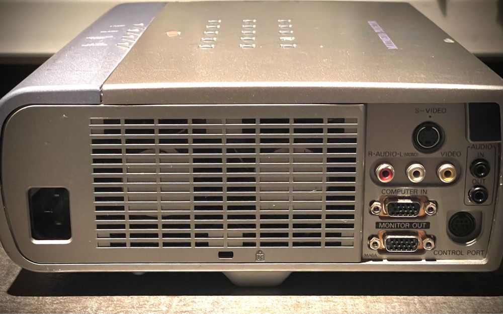 Projektor multimedialny SANYO PRO-X PLC-SU20B