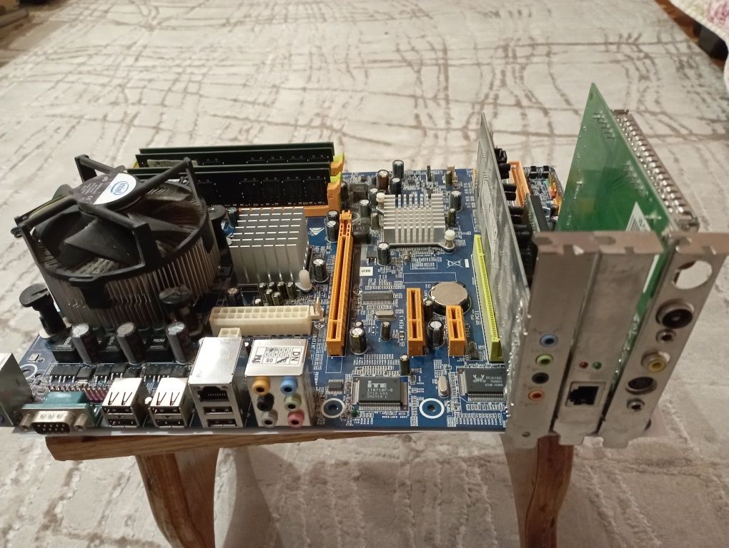 Продам компьютер на Intel, материнская плата TP35D2-A7