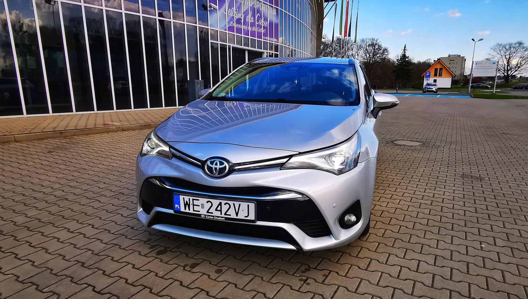 Toyotę Avensis Premium Style Executive 2018r