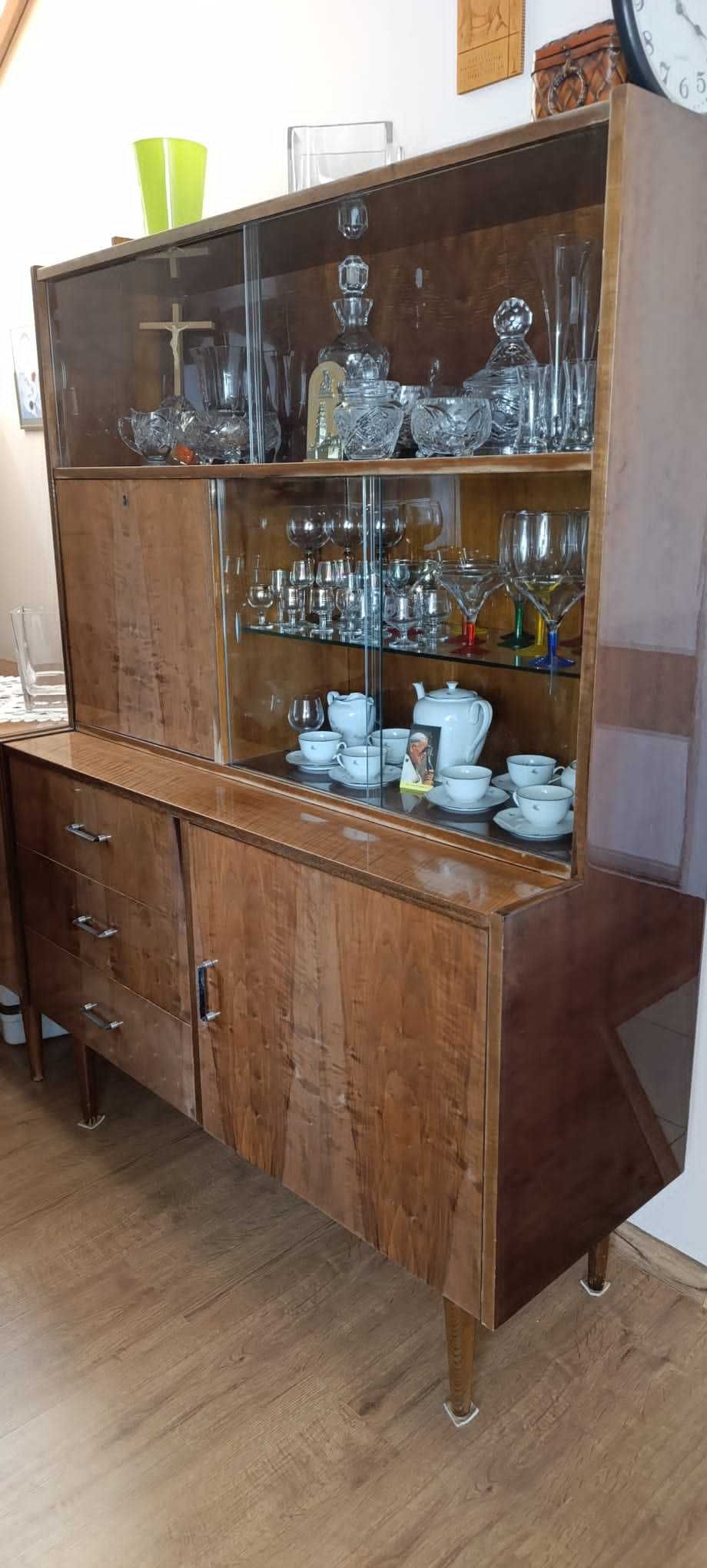 Meble PRL- kredens, komoda, stół