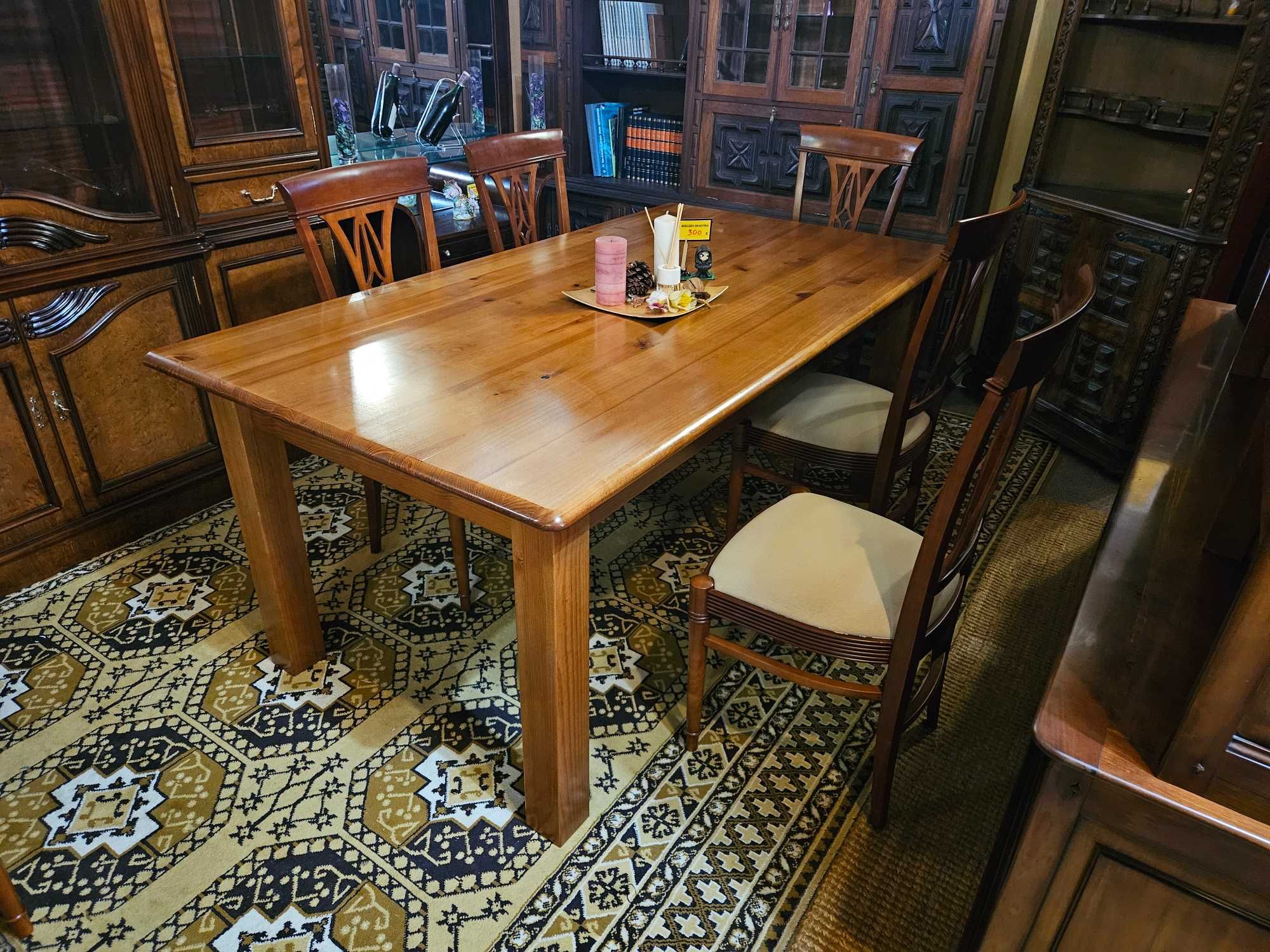 Mesa em madeira maciça - como nova - Só a mesa as