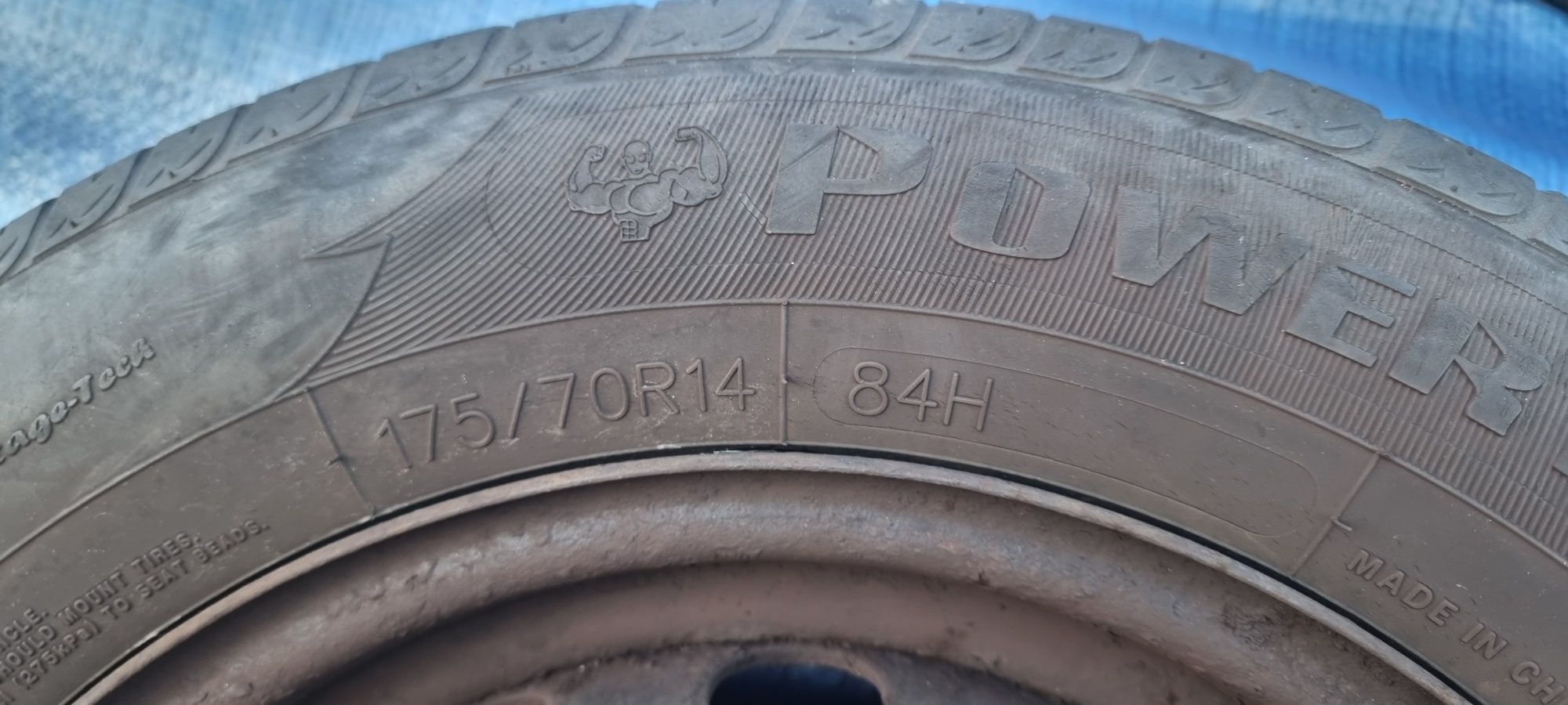 Felgi 14" 4x100 z oponami