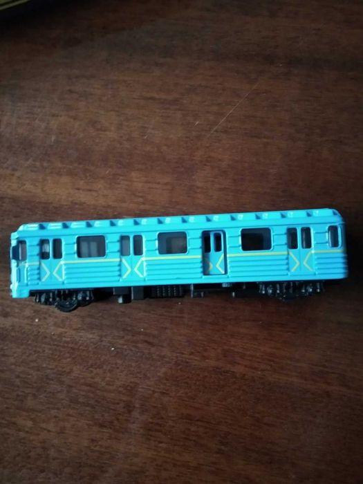 Іграшковий транспорт для хлопчиків