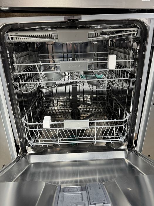 Вбудована посудомийна машина G600, 60 см