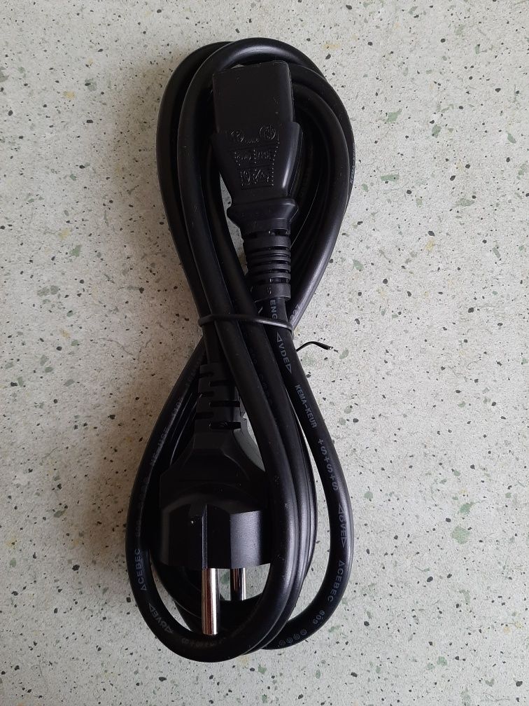 Kabel zasilający do komputera stacjonarnego