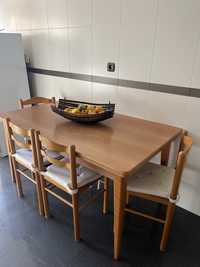 Conjunto mesa de cozinha e cadeiras