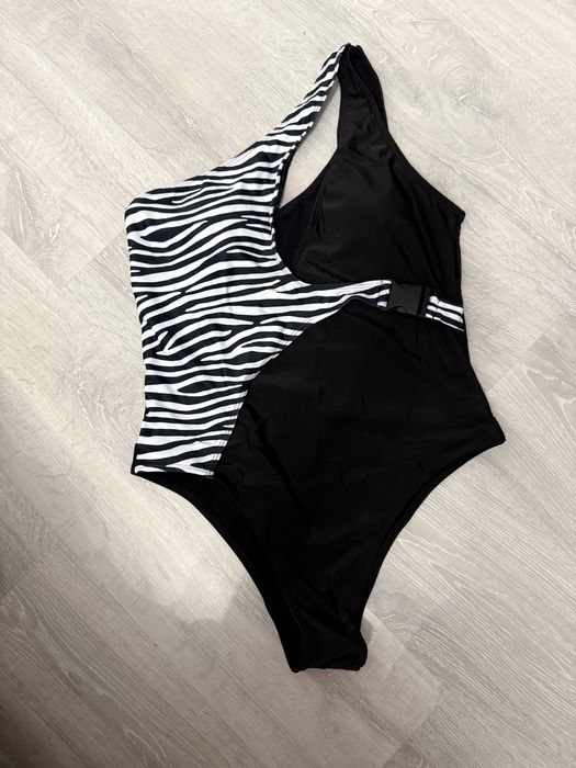 Jednoczesciowy stroj kapielowy xl