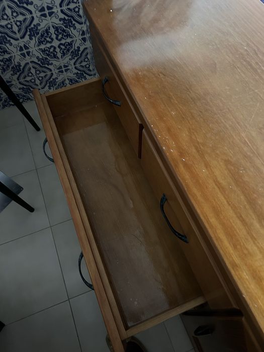 Estante / Divisoria com gavetas