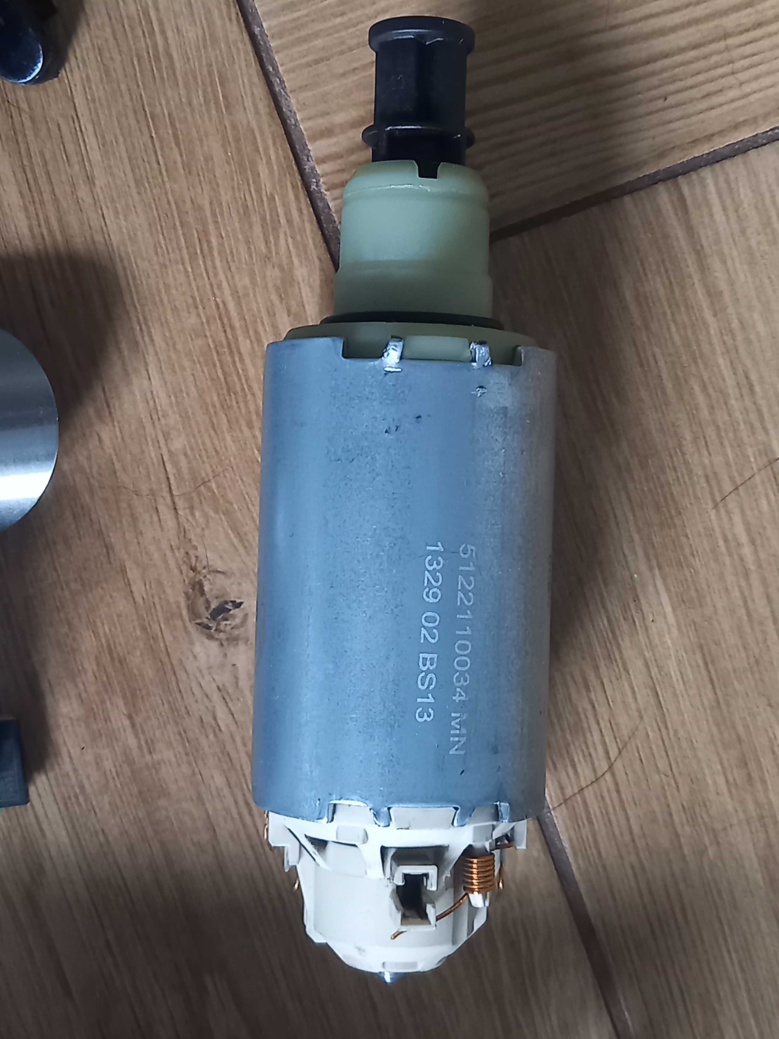 Blender Braun MQ9 (MultiQuick 9) - przycisk górny, części