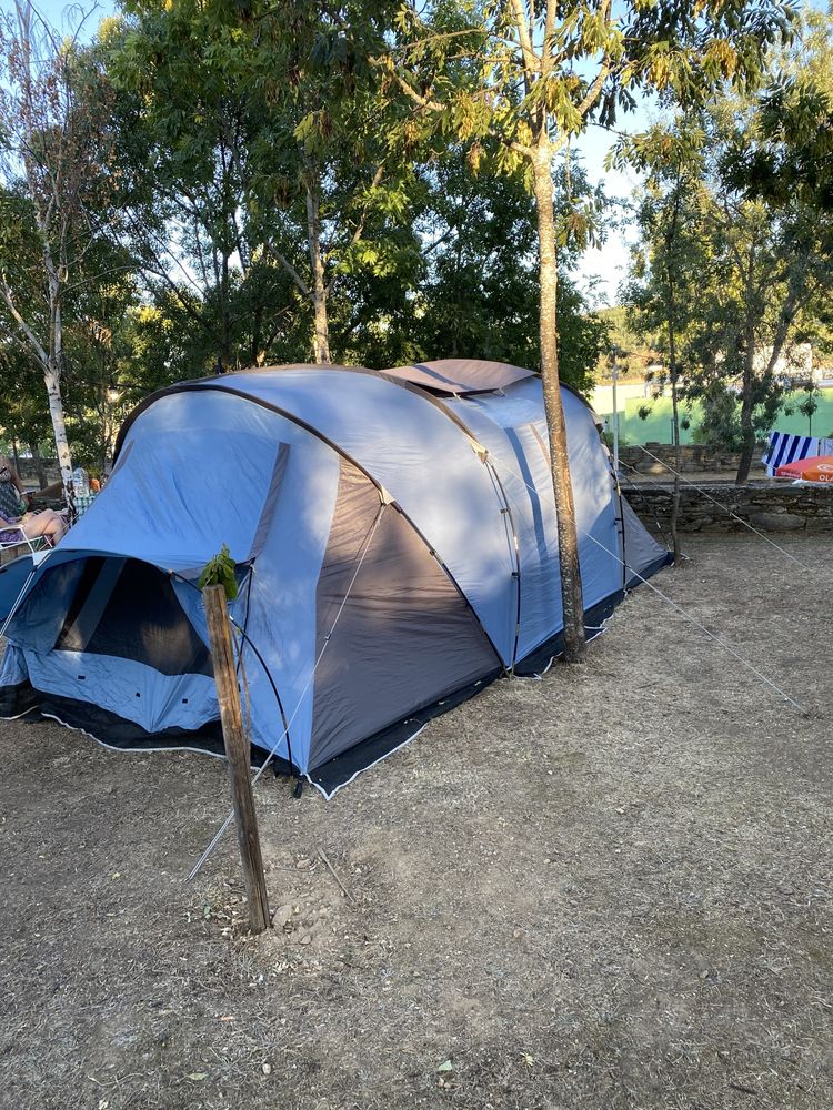 Oportunidade. Tenda Quechua 2 quartos + sala + avançado