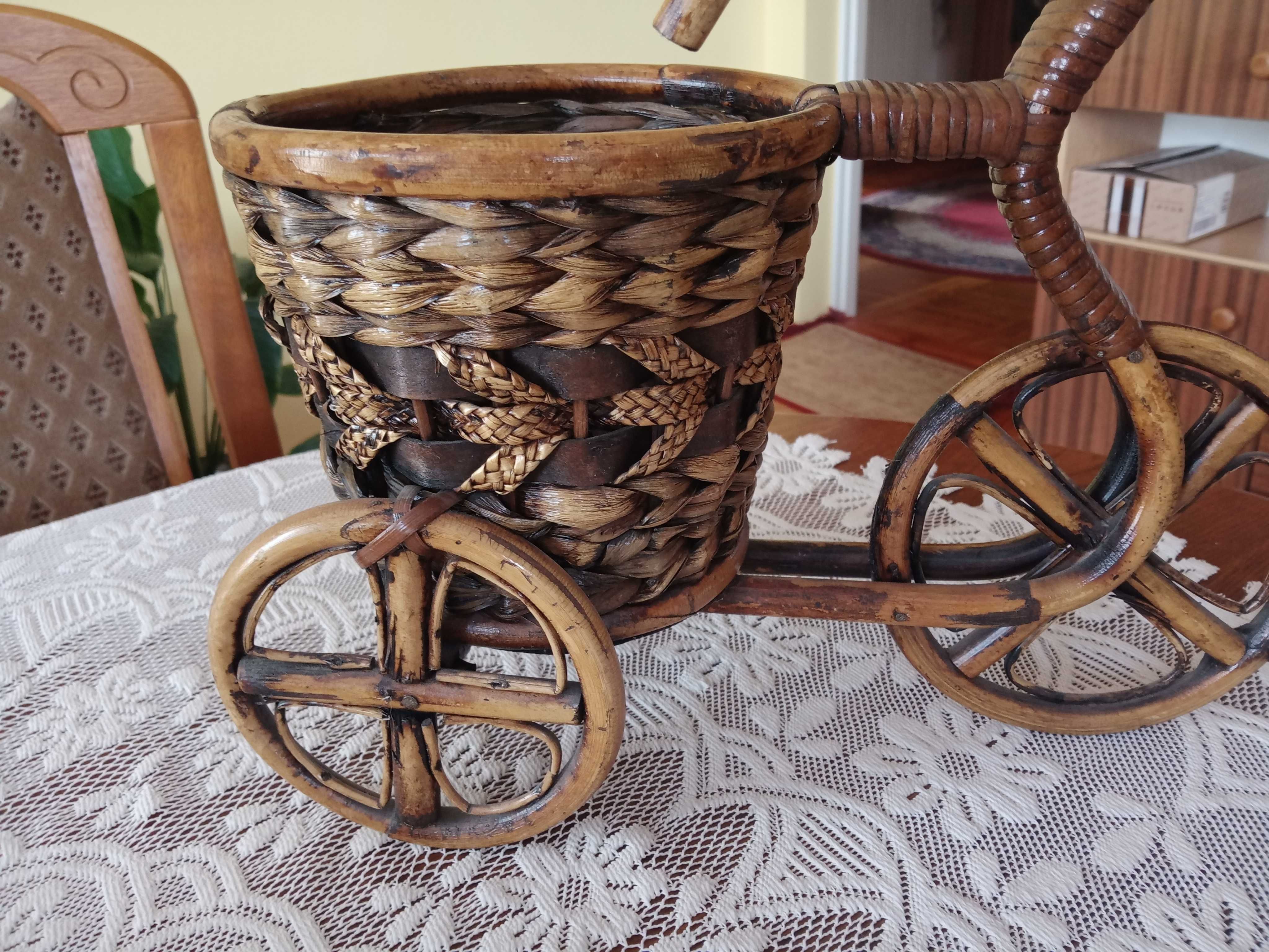 Doniczka - rower z wikliny