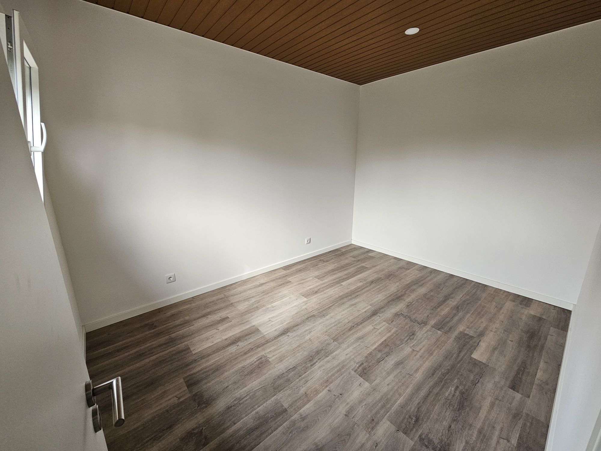 Casa T2 com quintal