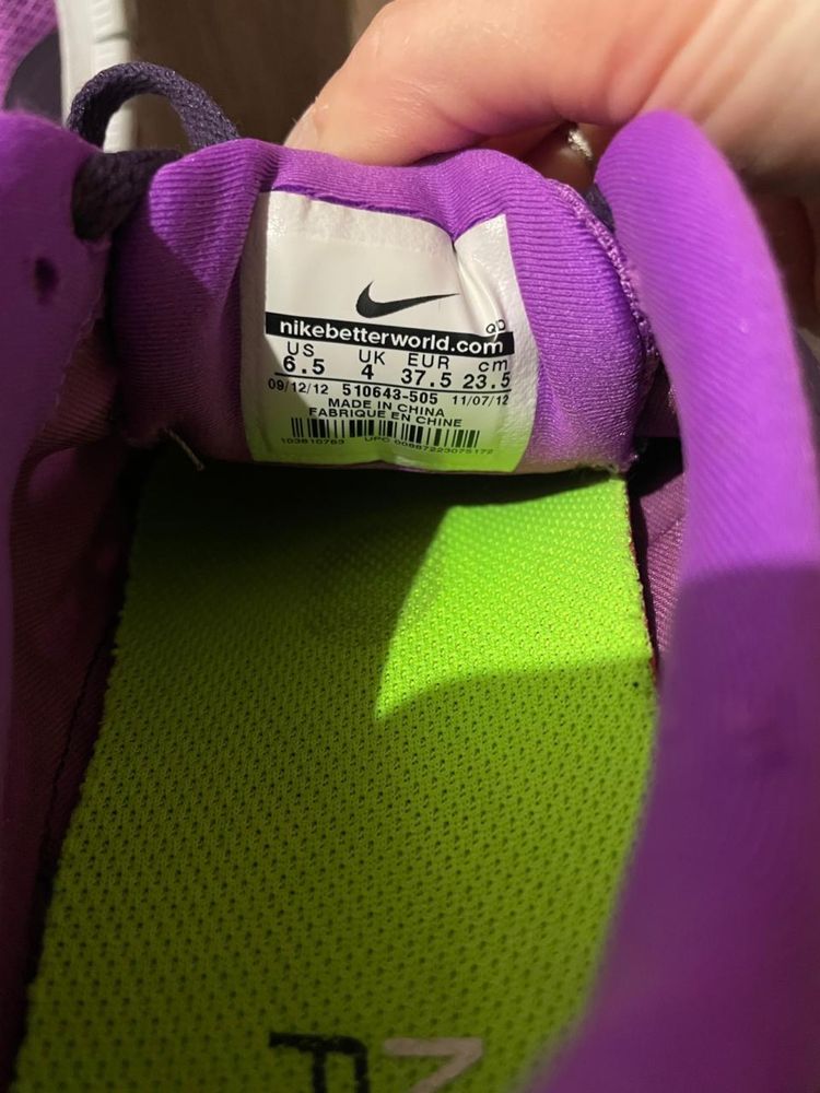 Продам женские кросовки nike 5.0