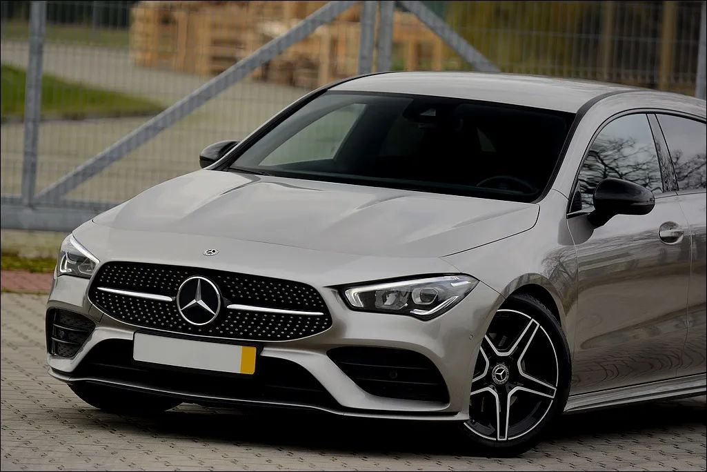 Mercedes-Benz CLA 180 * 136KM * Shooting Brake * /// AMG LINE * VOLL *
