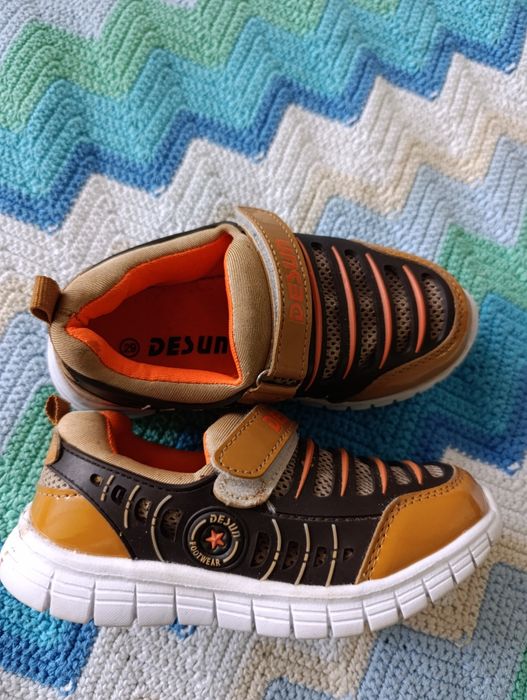 Кросівки нові устілка 17.7