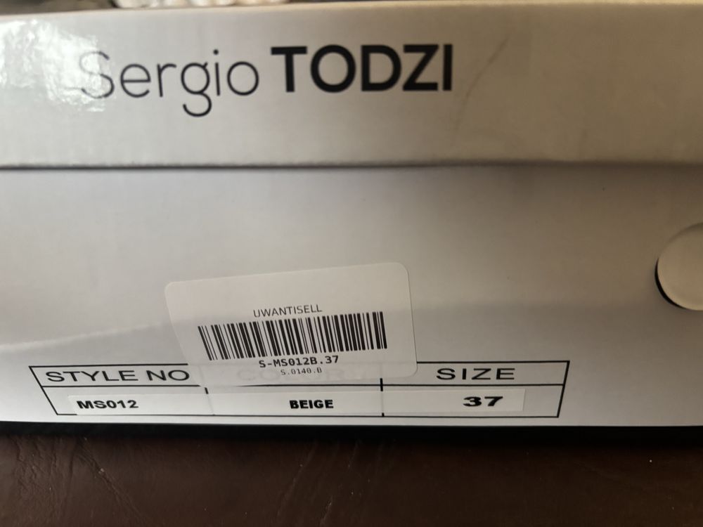 Botas bege novas tamanho 37