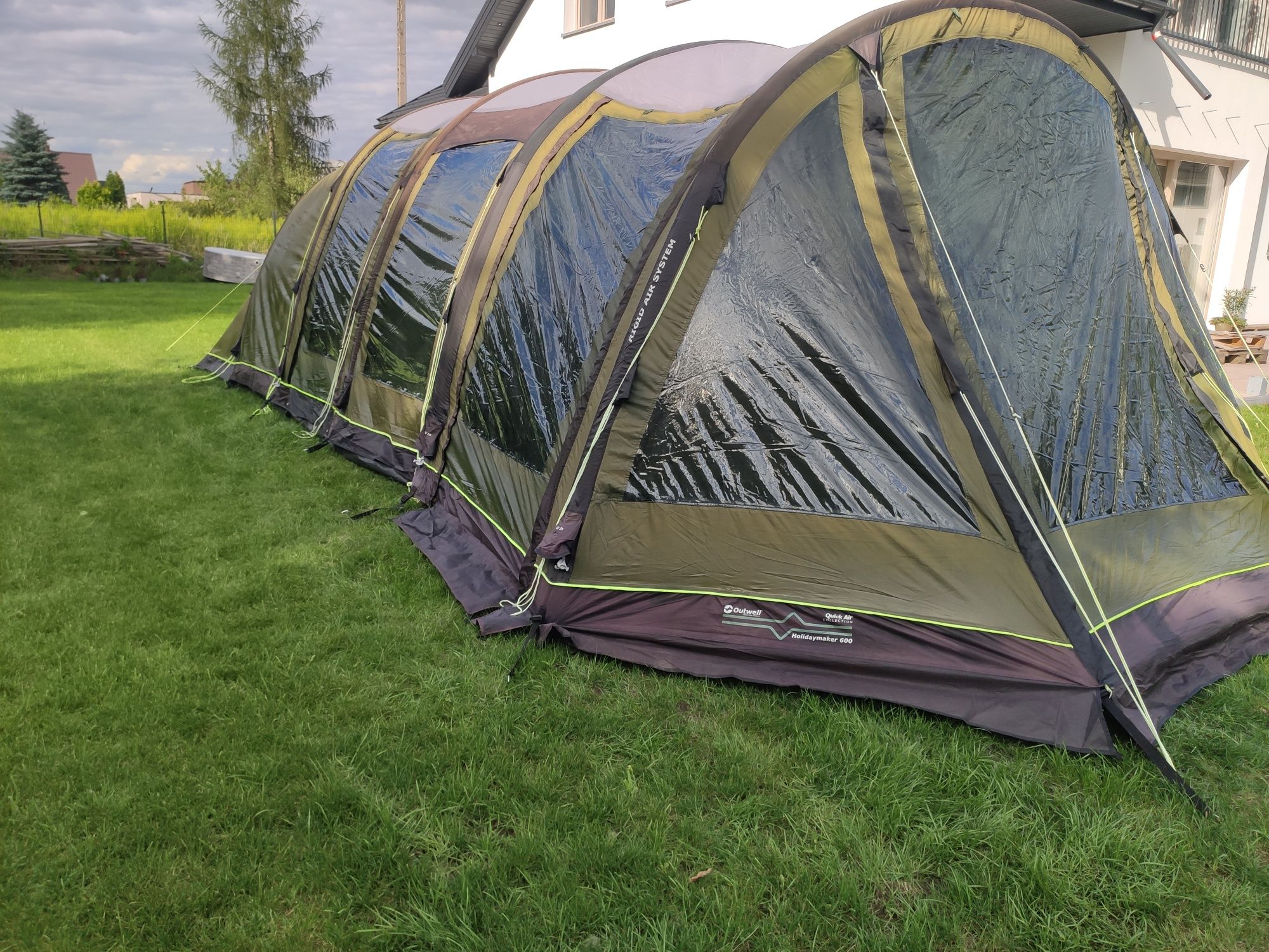 Namiot Outwell Holidaymaker 600 nadmuchiwany - Komfortowy namiot rodzi