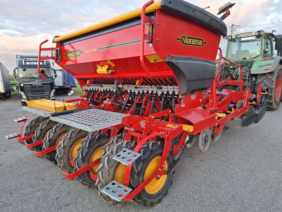 Vaderstad Rapid 300C, 2021r, 455ha, podsiewacz nawozu