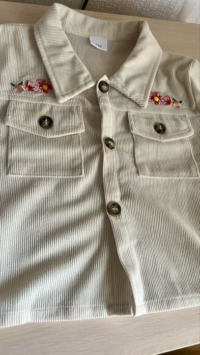 костюм бежевий для дівчинки 110, вельветовий костюм, штани кльош