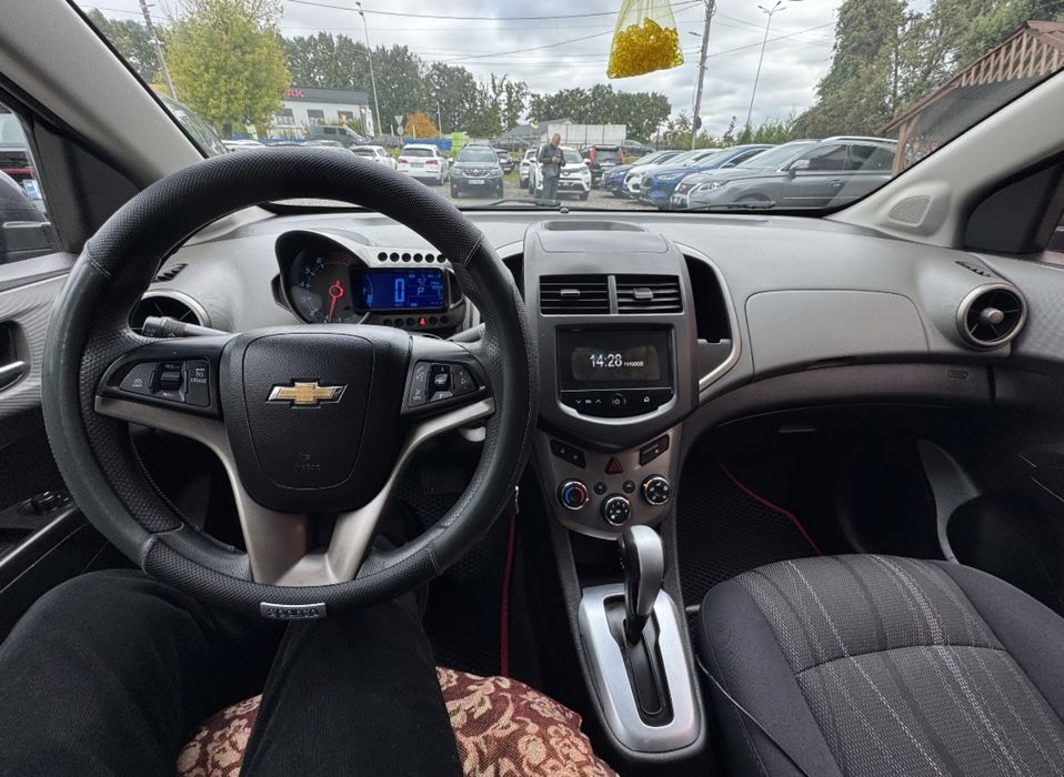 Продам авто chevrolet sonic 2013 США(Авео)