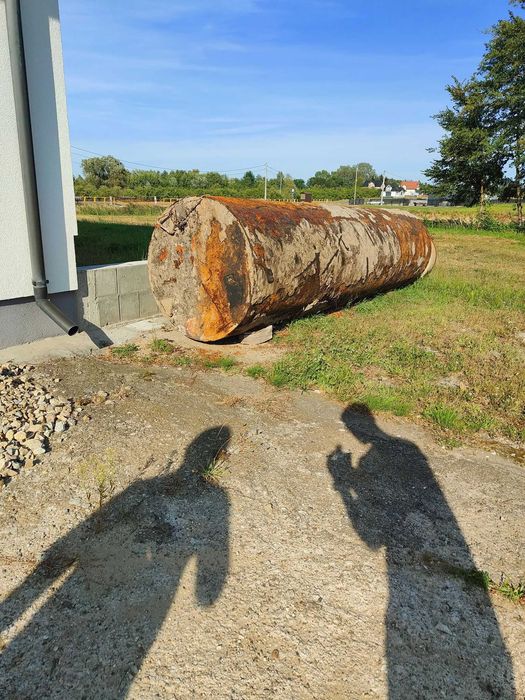 Zbiornik metalowy na paliwo albo szambo beczka
