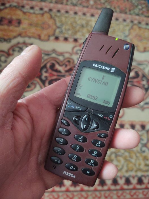 Ericsson r320 баклажан