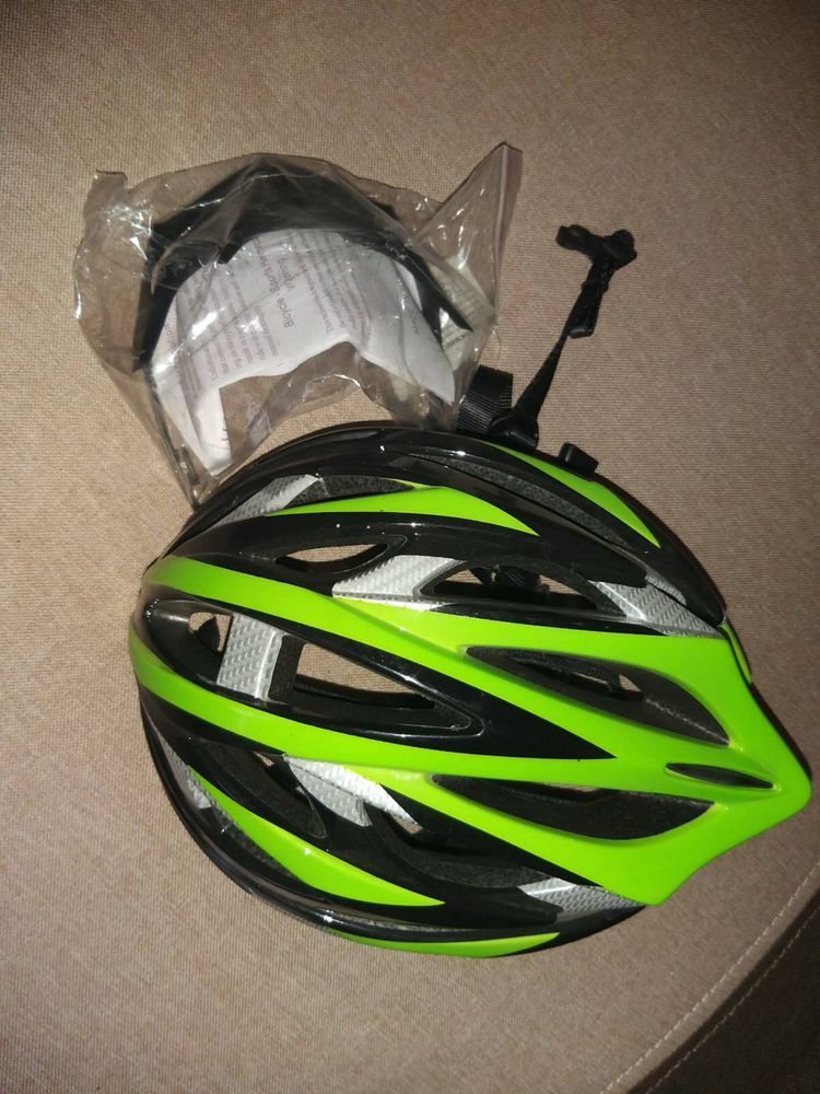 Продам новий дитячий велосипедний шолом S/M (53-56 см)