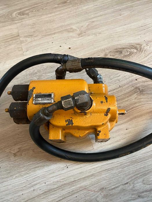 Zawór hydrauliczny Case 580SK używany