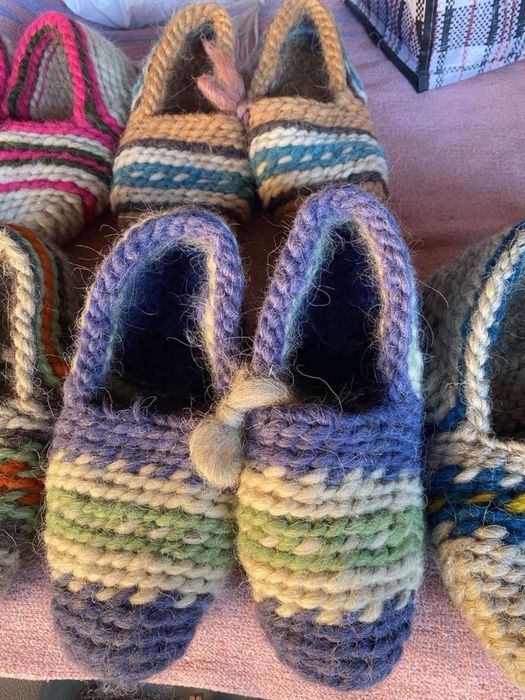 Вовняні шкарпетки , капці з овечої шерсті