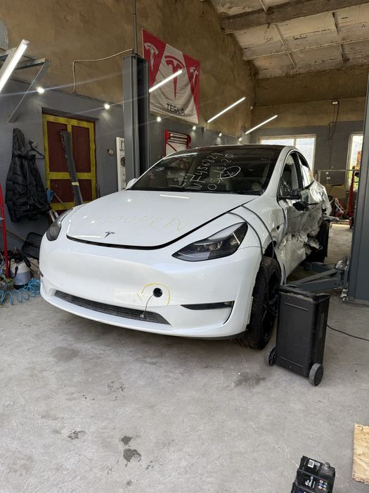 Розборка Tesla Model Y