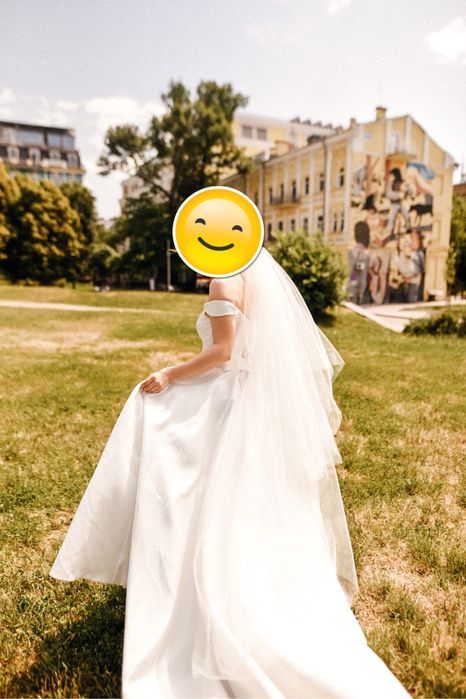 Весільна  сукня!