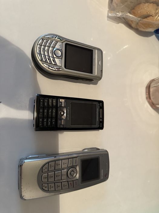 Stare telefony - nokia 9300, nokia 6630 praz sony ericsson k800i