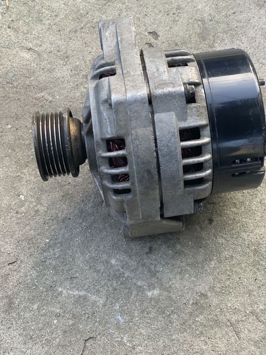 Продам генератор ваз 2110