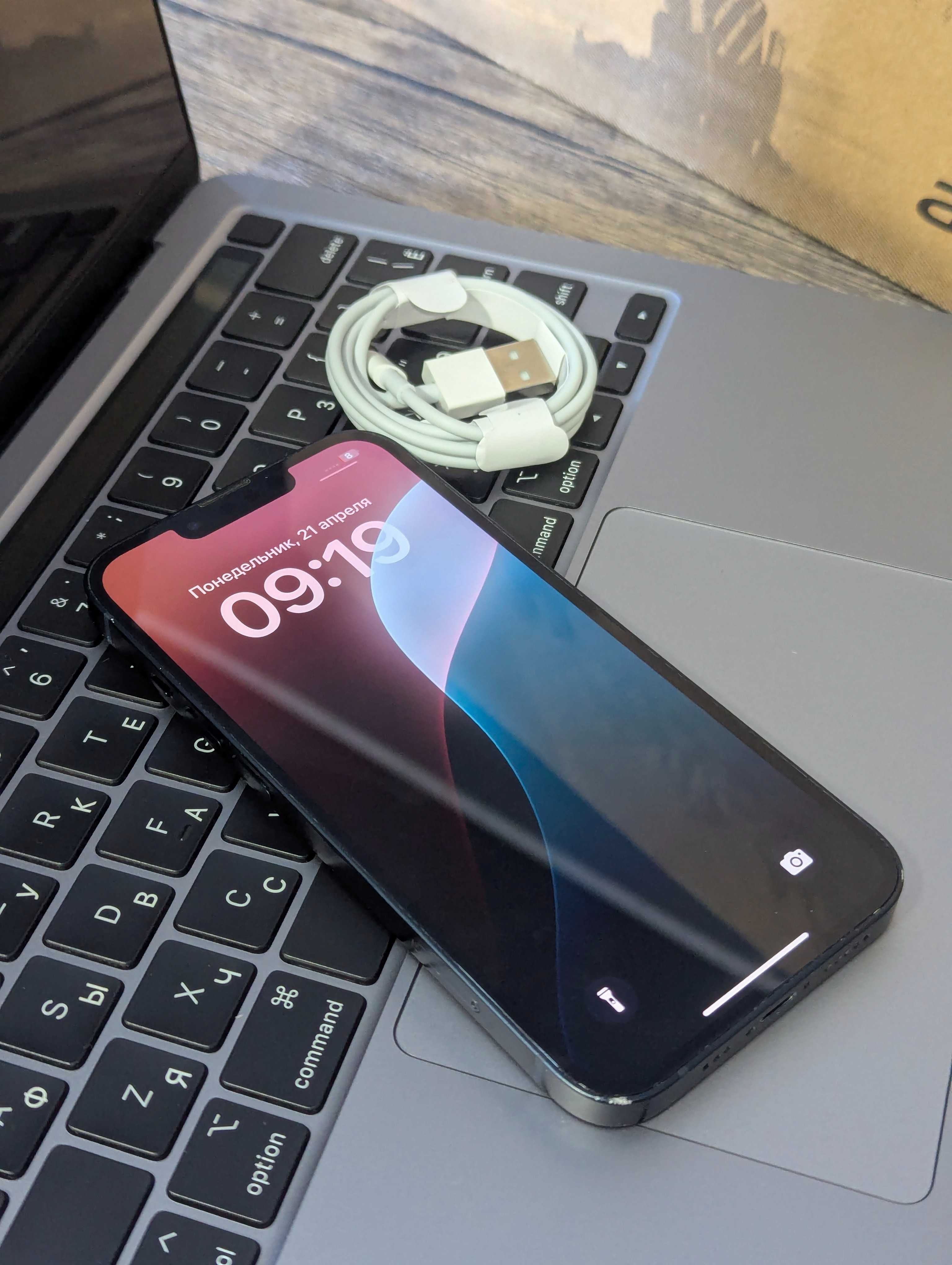 Apple iPhone 13 128 GB, б/в