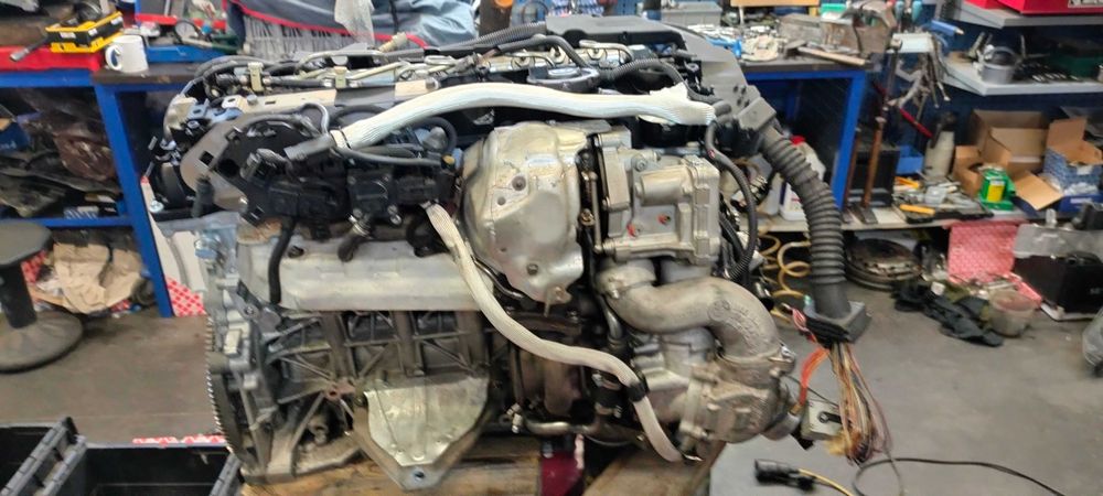 BMW N57 blok silnika głowica wałki turbiny wtryski