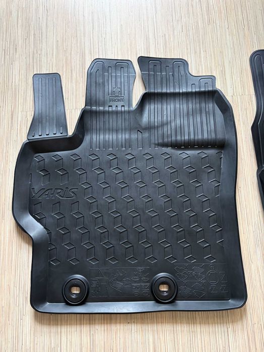 Nowe Dywaniki Gumowe Toyota Yaris IV