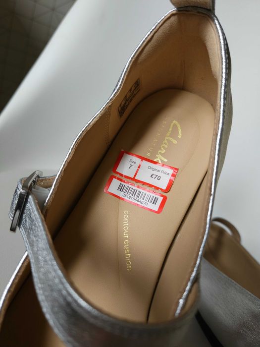 Жіночі туфлі mary jane, нові сріблясті туфлі clarks 41 розмір, балетки
