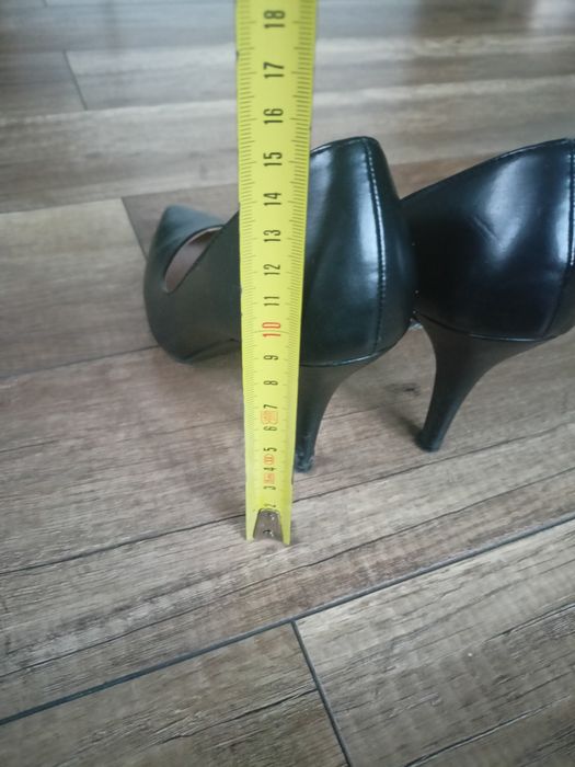 Czarne szpilki evento