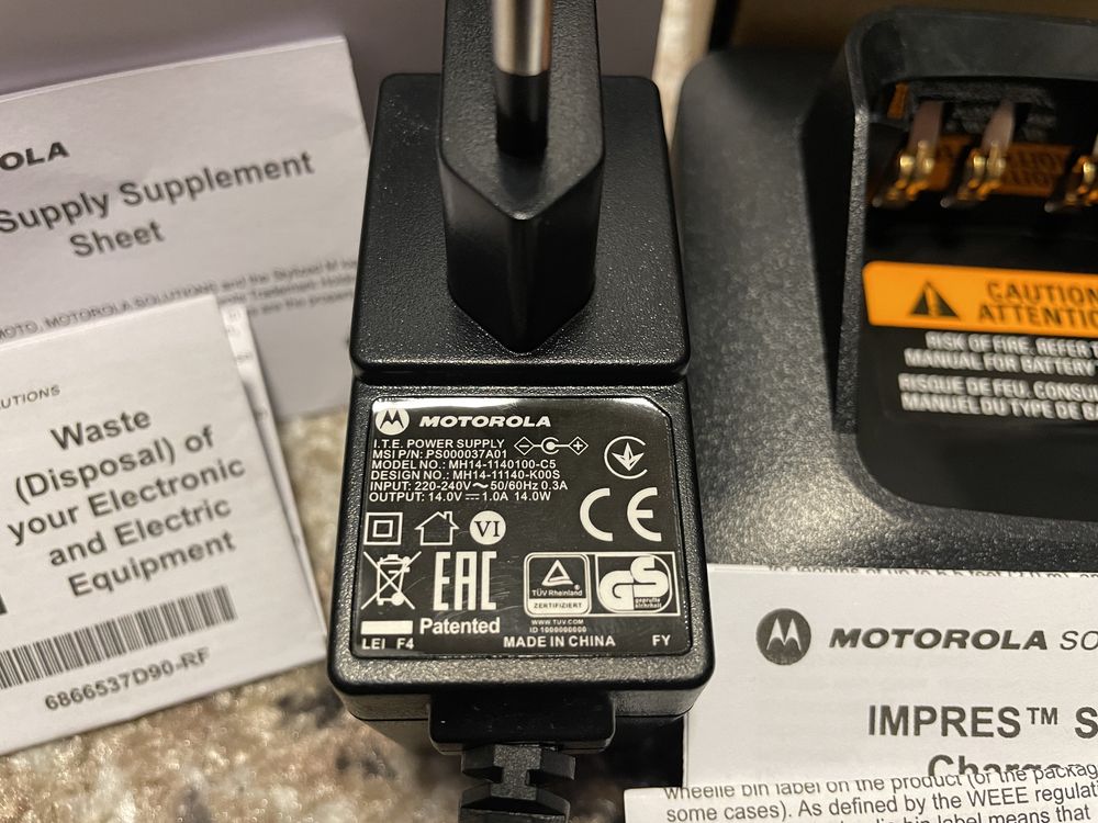 зарядное устройство зарядка зарядник для рации motorola моторола R7 DP