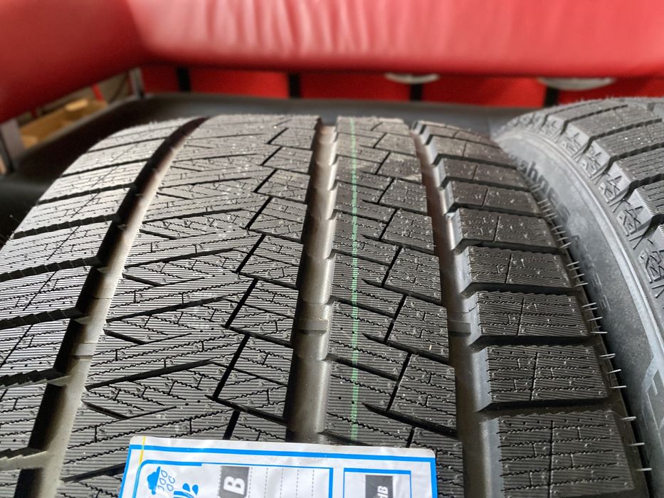 275/40R20 + 315/35R20 комплект зимних шин Kapsen  BMW X5 X6
