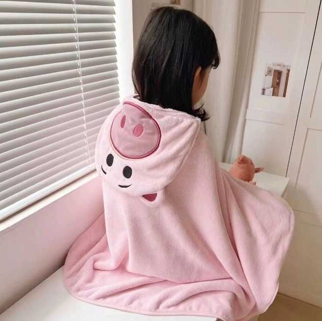 Cudownie Mięciutkie Przyjemne w Dotyku PONCZO z Kapturem Motyw Świnki