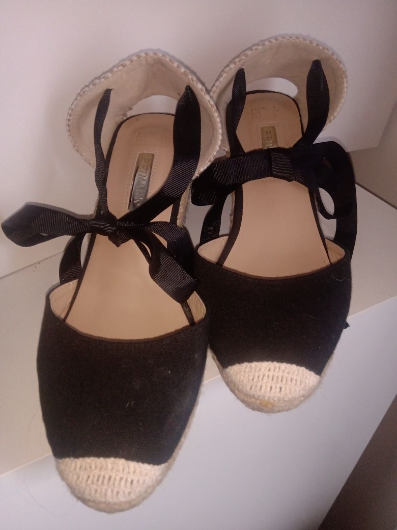 Espadryle na koturnie czarne wiązane