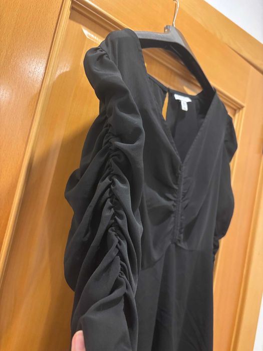 vestido mini preto