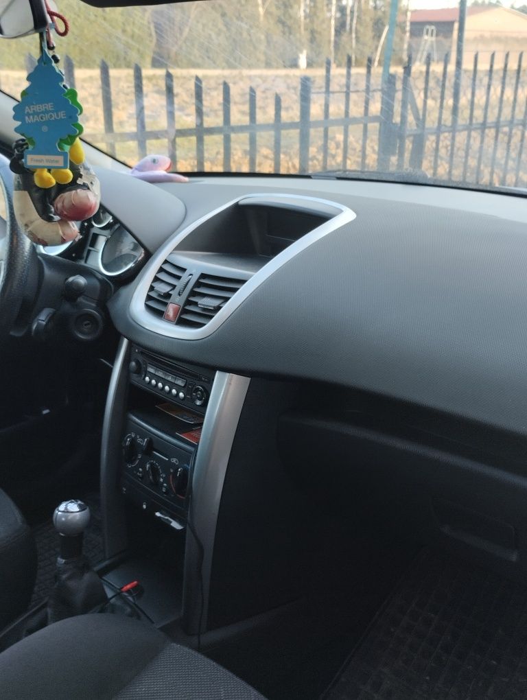 Sprzedam Peugeot 207