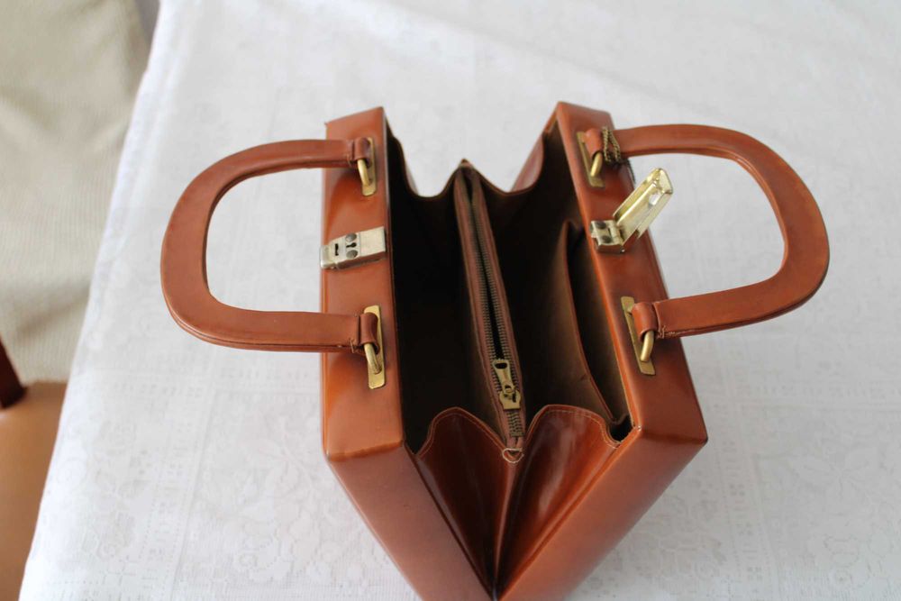 Mala pele genuína, formato mini mala de viagem, castanho envernizado